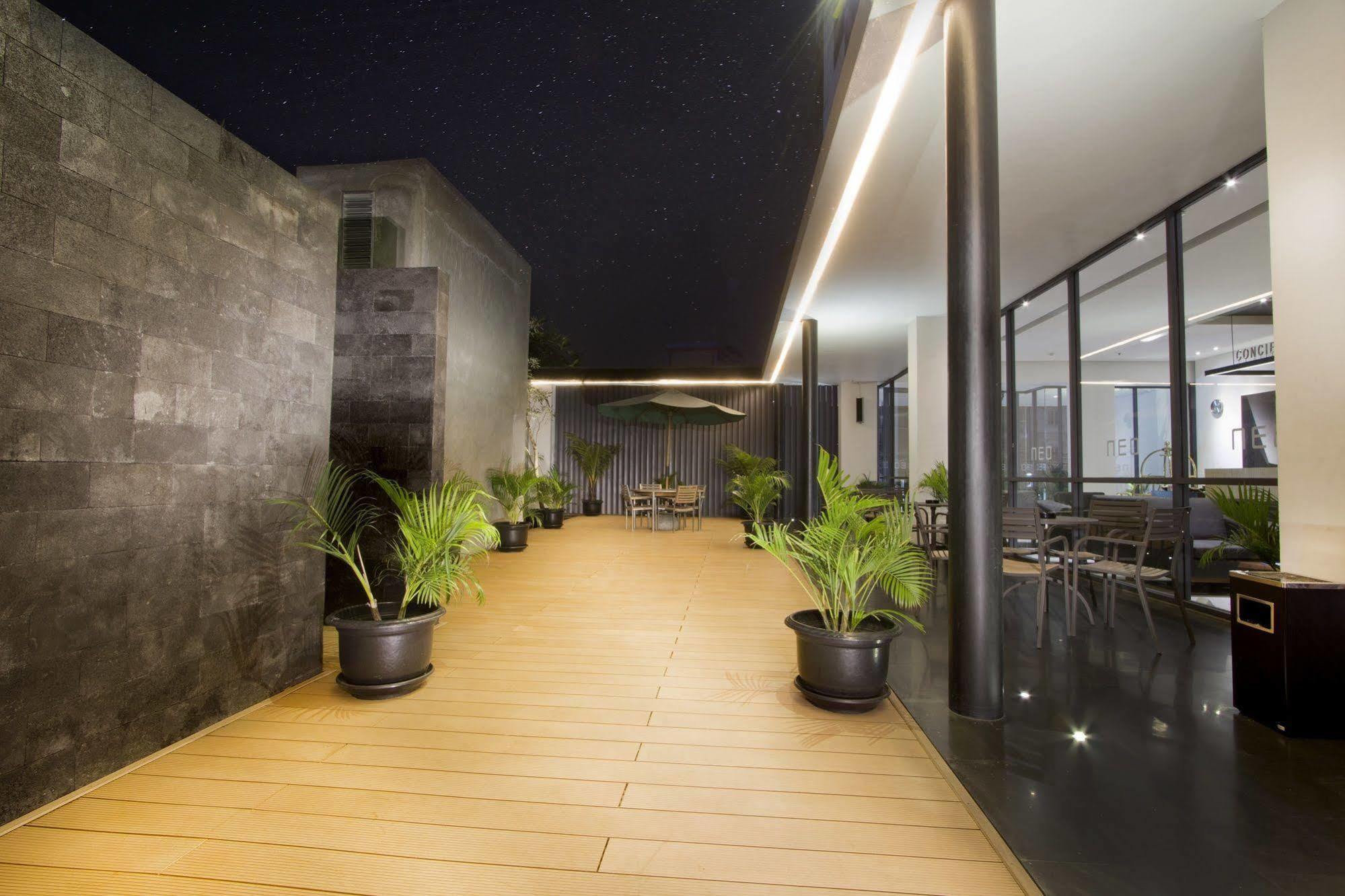 Neo Hotel Tendean Jakarta By Aston Exterior photo